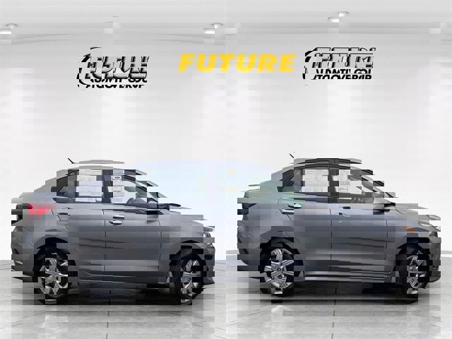 Used 2022 Kia Rio S image 3