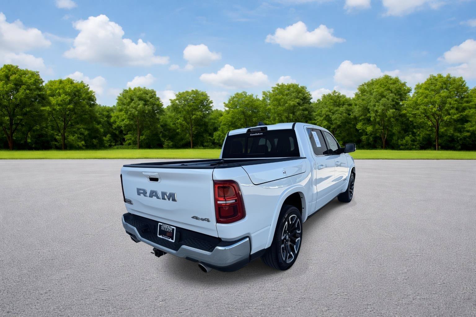 Used 2025 RAM 1500 Limited AWD/4WD image 4