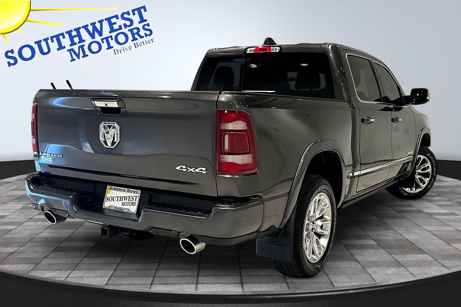 Used 2022 RAM 1500 Limited w/ Body Color Bumper Group AWD/4WD image 7