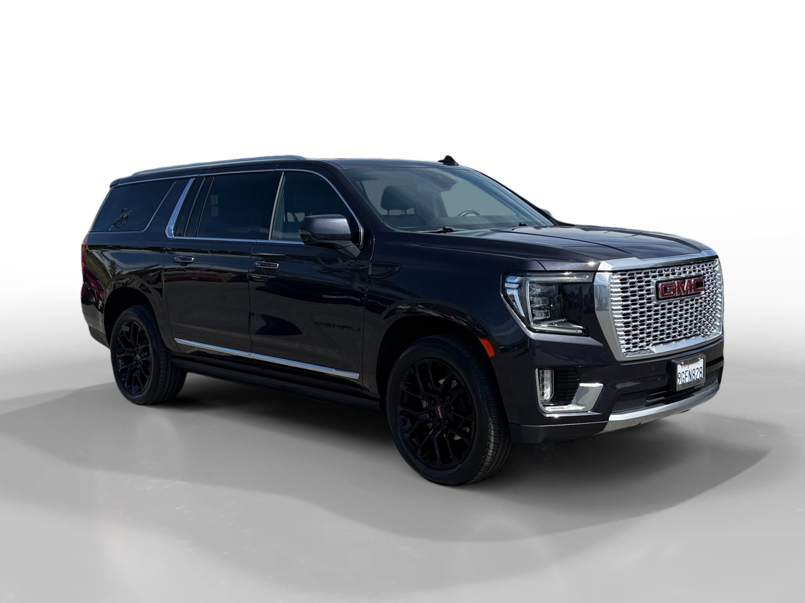 Used 2023 GMC Yukon XL Denali AWD/4WD image 7