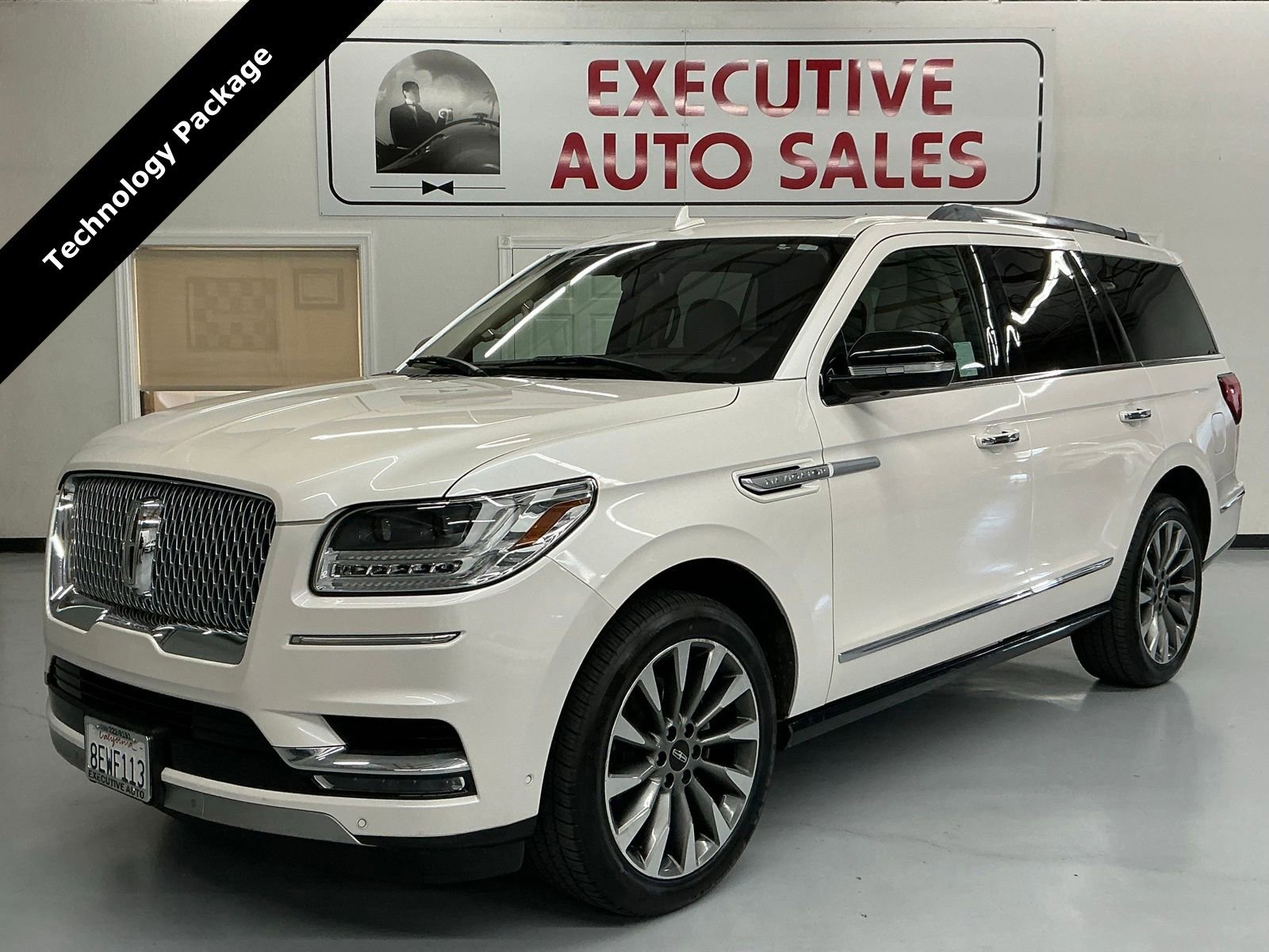 Used 2018 Lincoln Navigator Select w/ Technology Package image 1