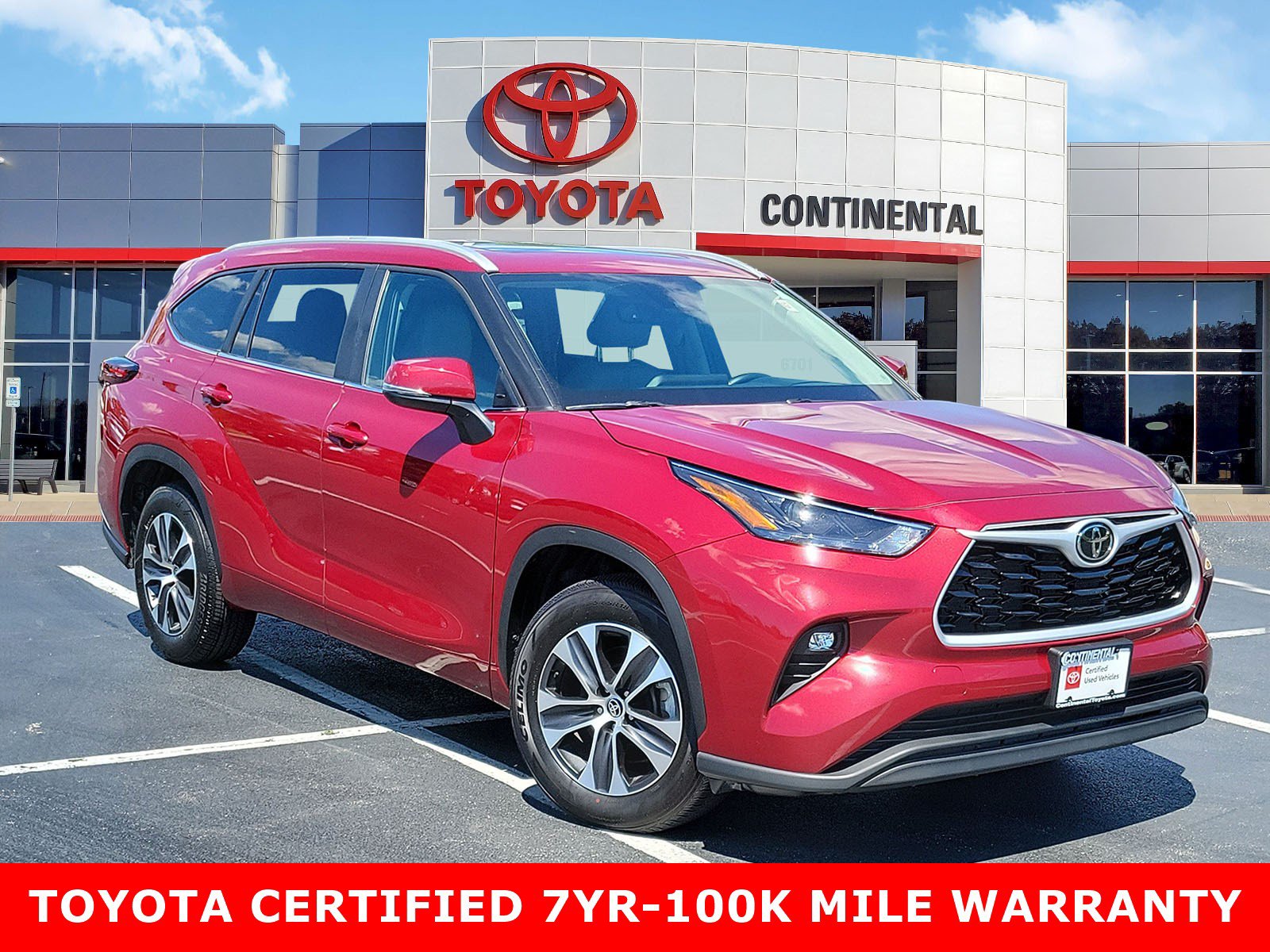 Certified 2025 Toyota Highlander XLE FWD image 1