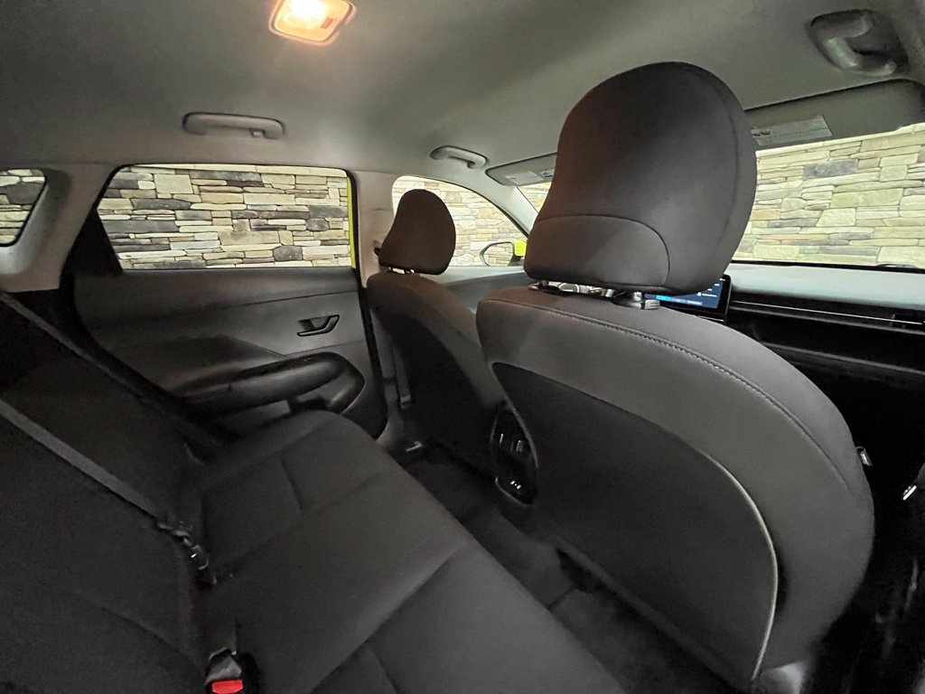 Used 2024 Hyundai Kona SEL AWD/4WD image 36