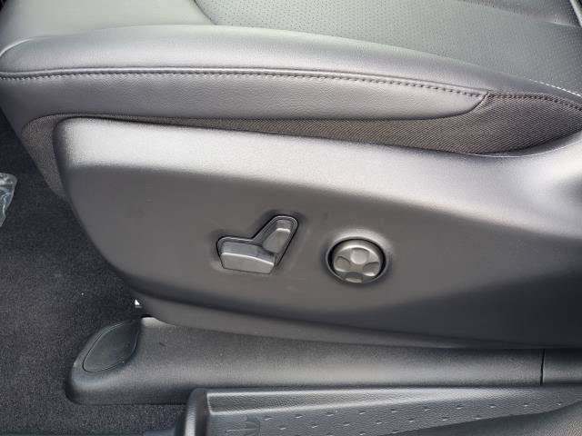 New 2027 Chrysler Pacifica Select AWD/4WD image 6
