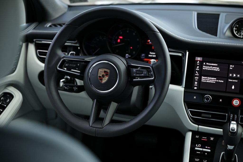 New 2026 Porsche Macan image 32