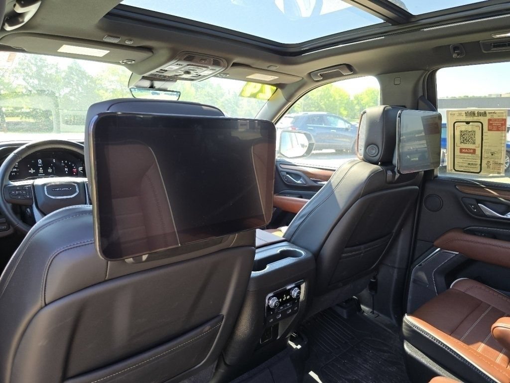 Used 2024 GMC Yukon Denali Ultimate AWD/4WD image 30