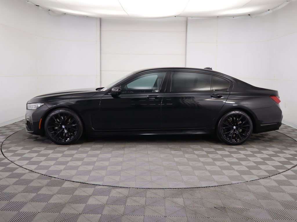 Certified 2022 BMW 750i xDrive w/ Luxury Rear Seating Package image 8