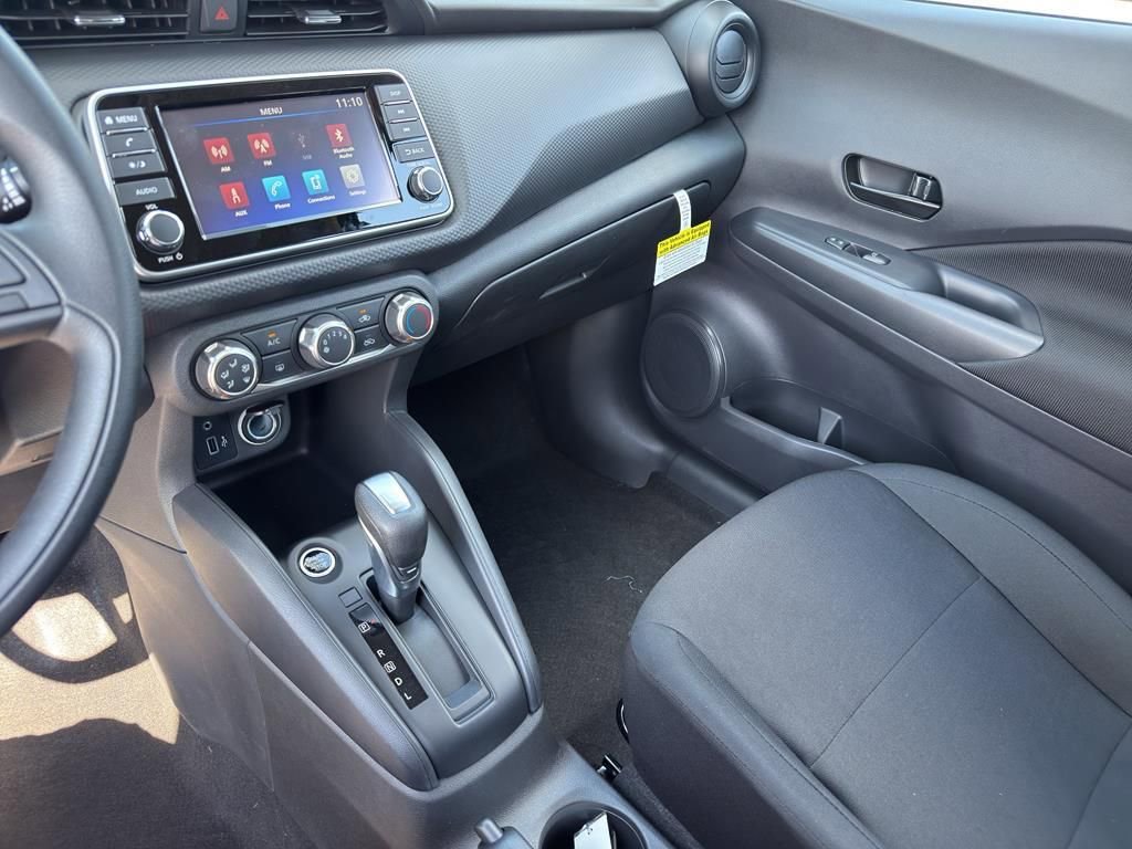 New 2025 Nissan Kicks S image 22