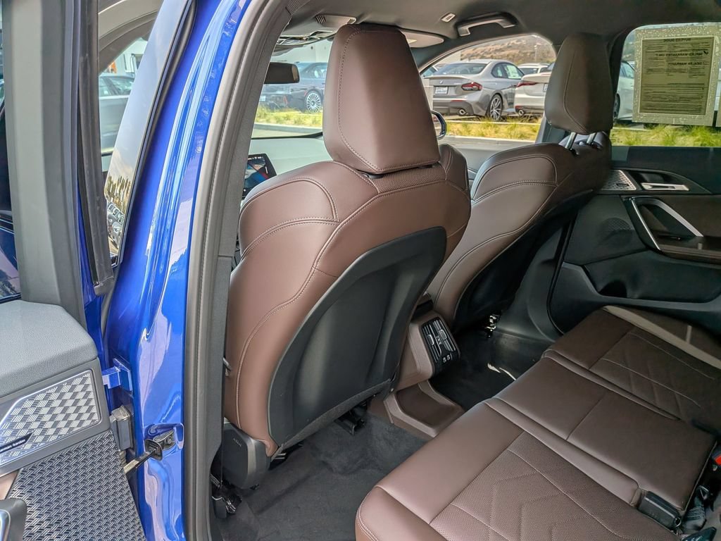 Certified 2025 BMW X1 M35i AWD/4WD image 33