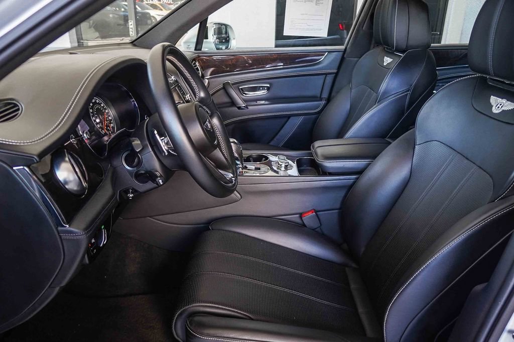 Used 2019 Bentley Bentayga AWD/4WD image 18