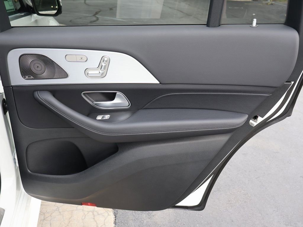 New 2025 Mercedes-Benz GLS 450 4MATIC image 17