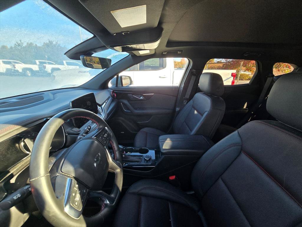 Used 2025 Chevrolet Blazer RS w/ Driver Confidence II Package FWD image 8