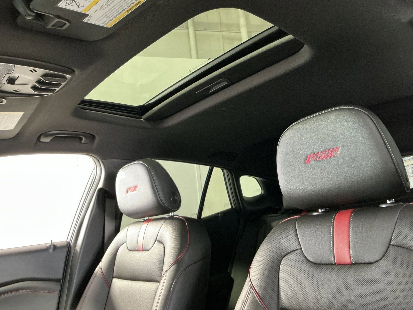 Used 2025 Chevrolet Trax RS w/ Sunroof Package image 30