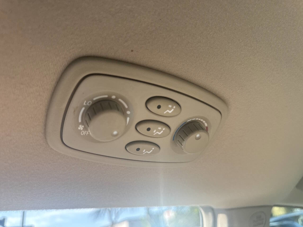 Used 2009 Toyota Sienna LE image 25