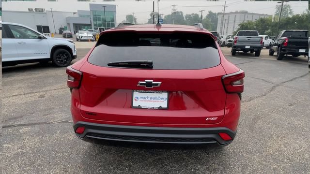 New 2026 Chevrolet Trax RS w/ Sunroof Package FWD image 9