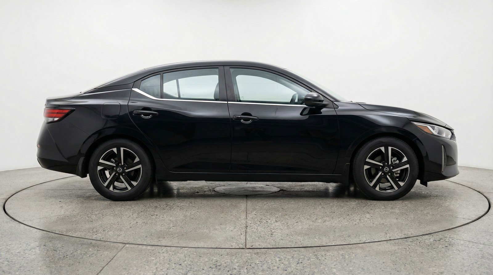 Used 2025 Nissan Sentra SV FWD image 9
