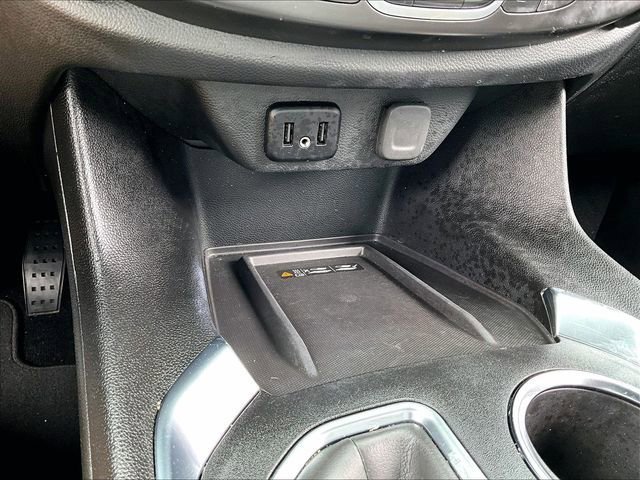 Used 2023 Chevrolet Traverse LT FWD image 28