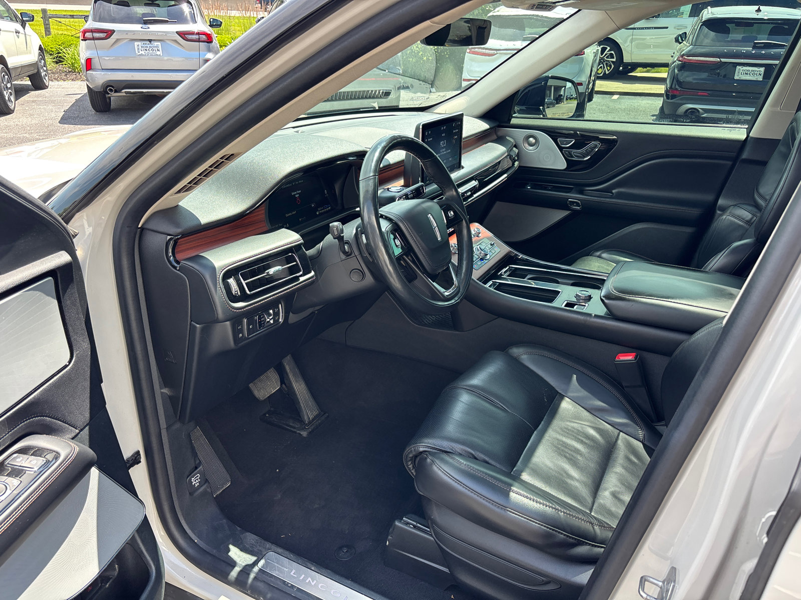 Certified 2023 Lincoln Aviator Grand Touring w/ Equipment Group 301A AWD/4WD image 24