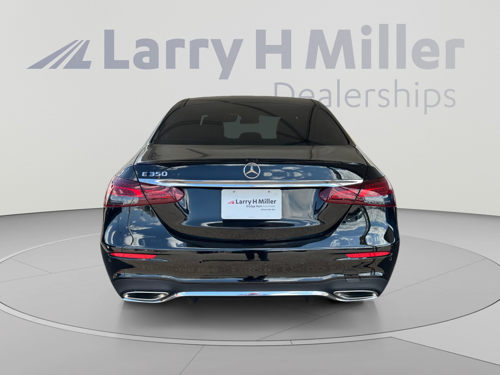 Used 2022 Mercedes-Benz E 350 Sedan image 4