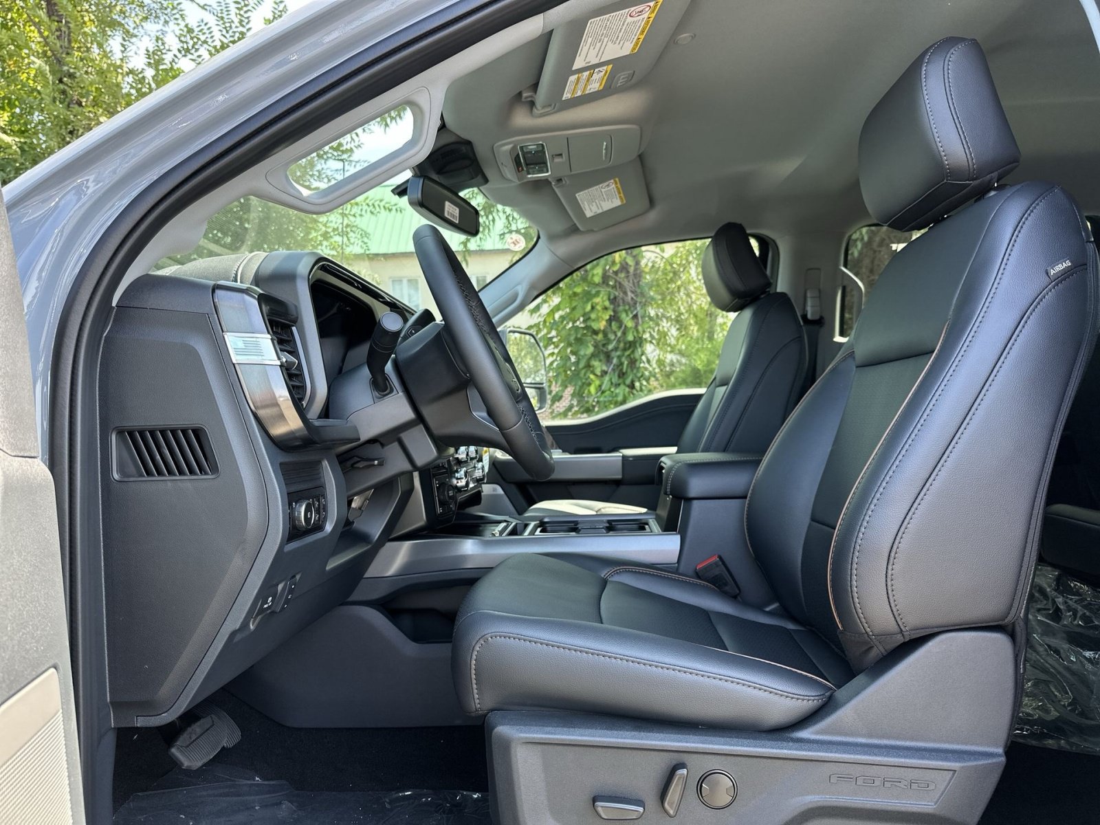 New 2027 Ford F250 Lariat w/ Black Appearance Package AWD/4WD image 14