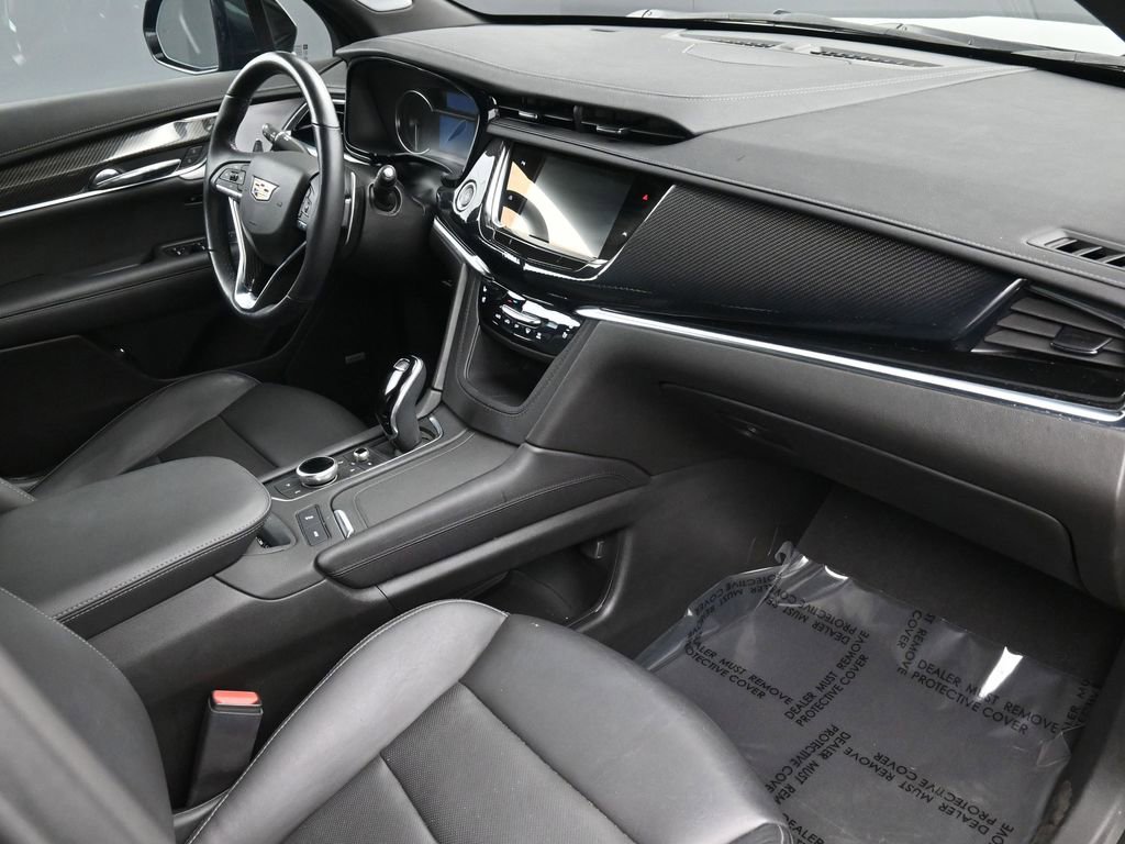 Used 2024 Cadillac XT6 Sport image 11