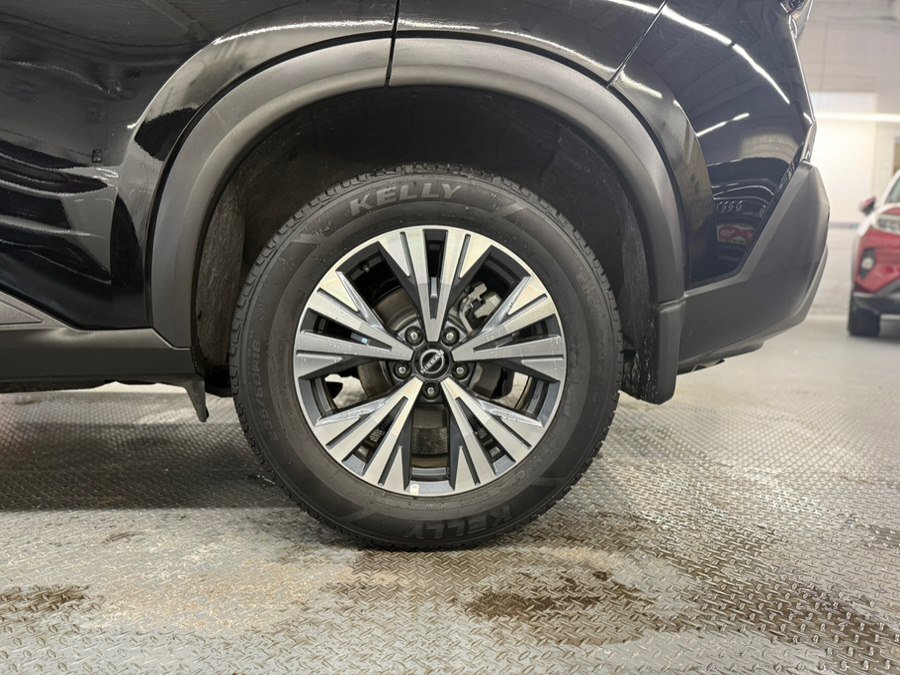 Used 2023 Nissan Rogue SV w/ SV Premium Package image 13