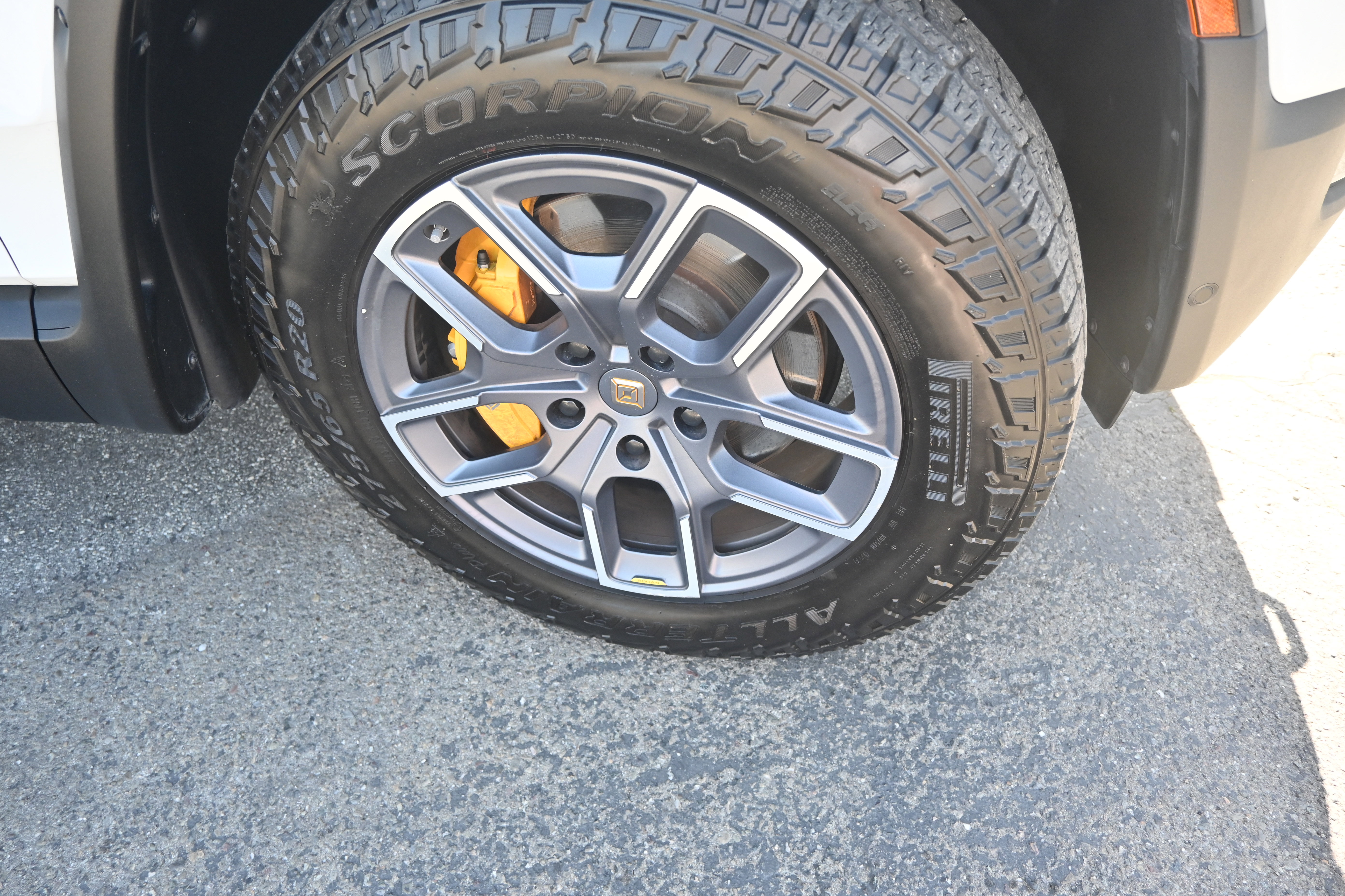 Used 2023 Rivian R1T Adventure image 25