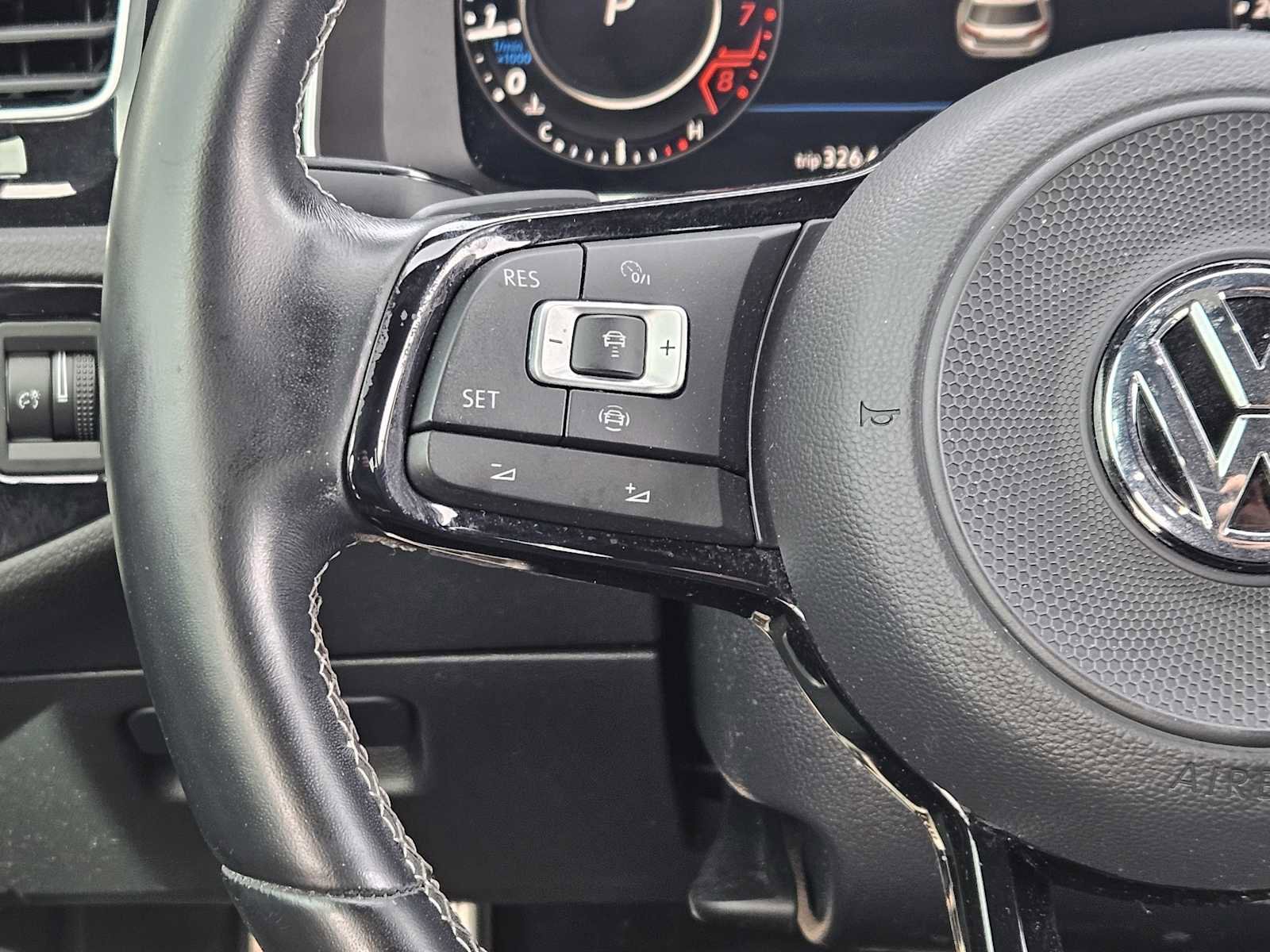 Used 2019 Volkswagen Golf R 4-Door image 26