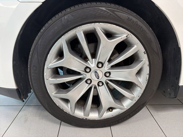 Used 2015 Ford Taurus Limited image 12