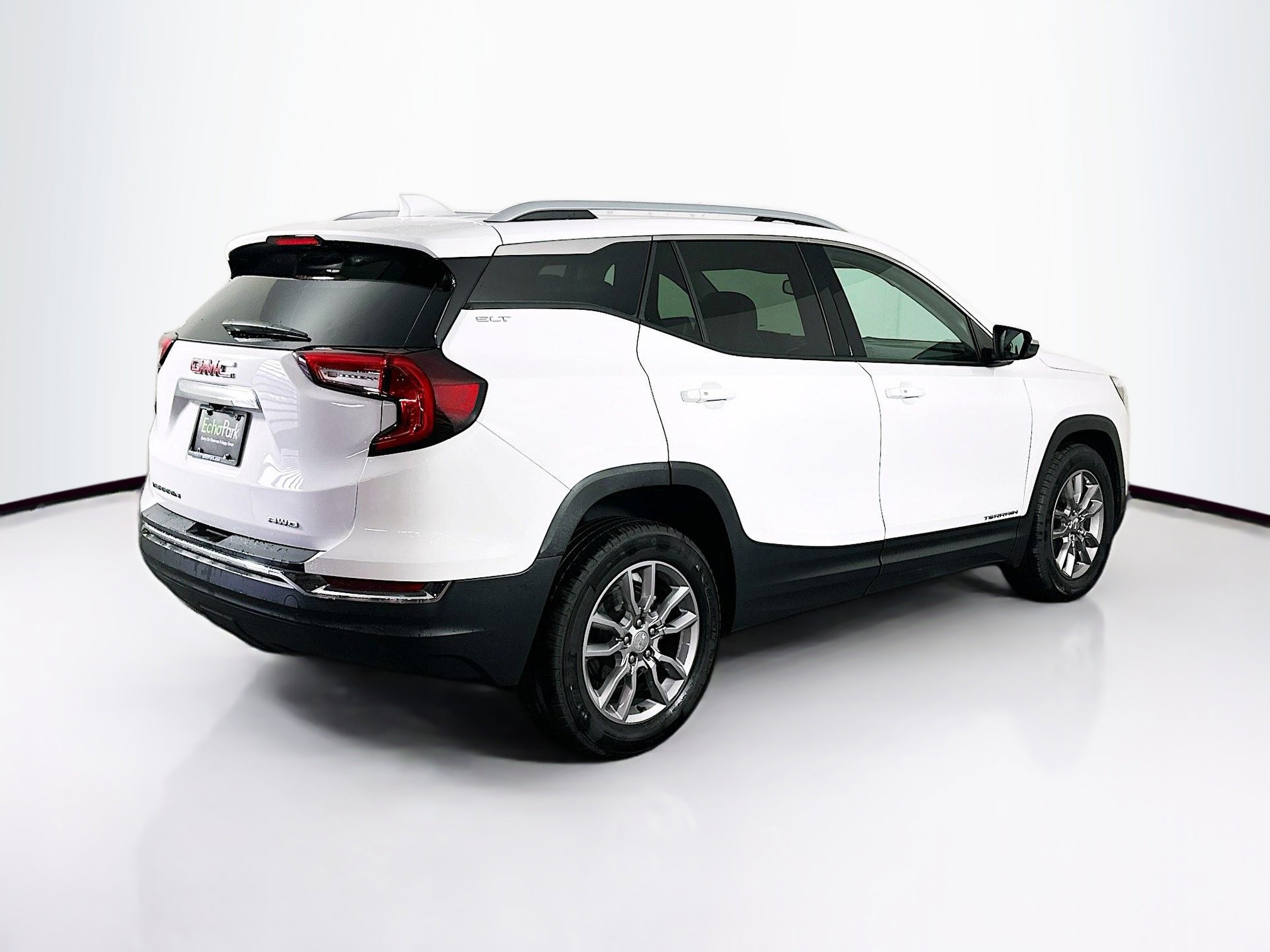 Used 2024 GMC Terrain SLT image 9