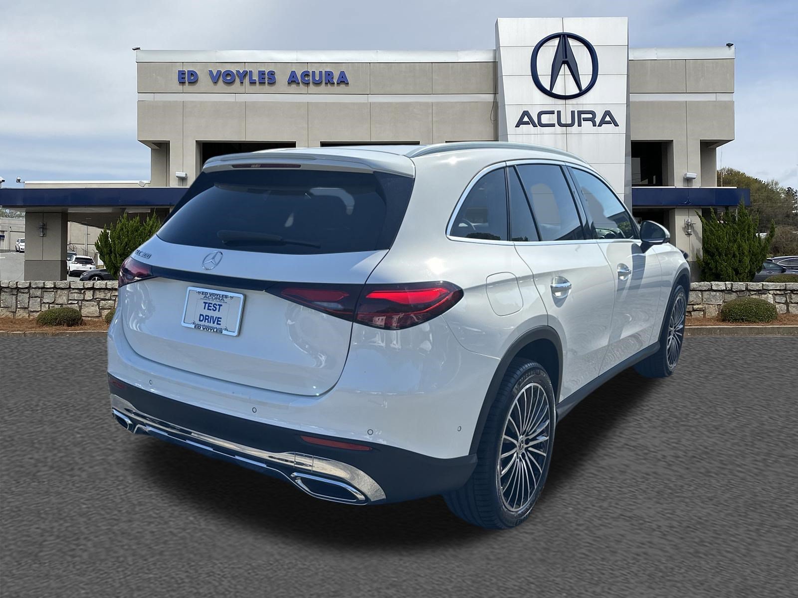 Used 2025 Mercedes-Benz GLC 300 image 5