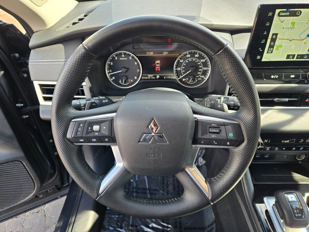 Used 2025 Mitsubishi Outlander SE image 34