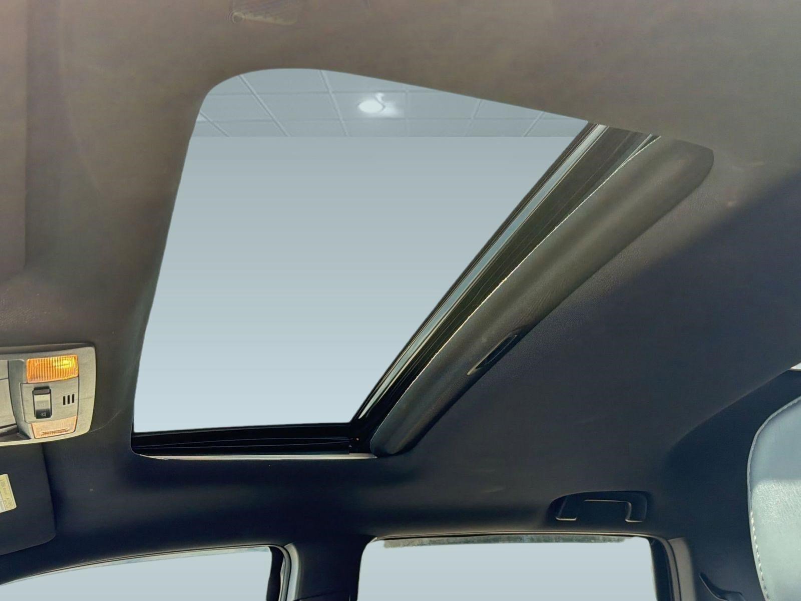 Used 2022 Toyota Tacoma Limited RWD image 15