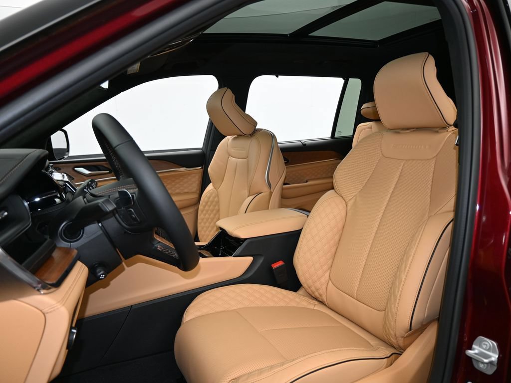 New 2025 Jeep Grand Cherokee L Summit AWD/4WD image 10