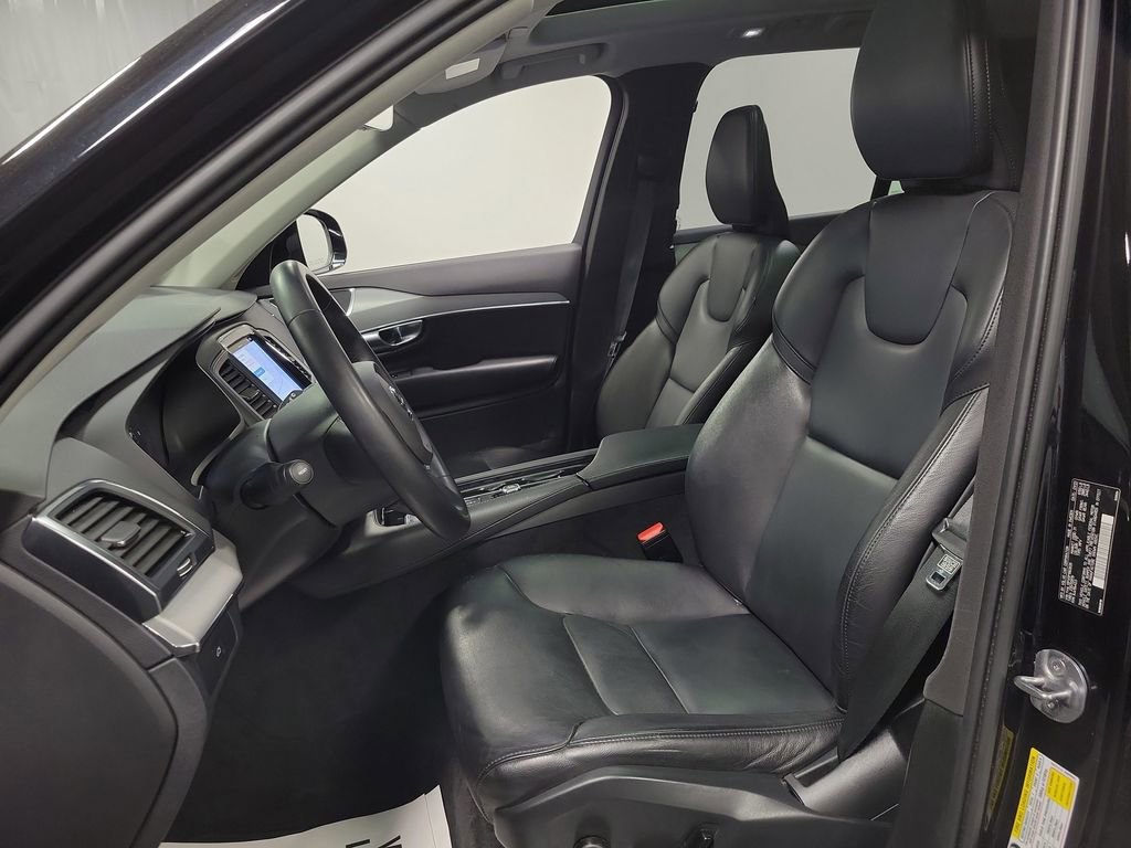 Used 2023 Volvo XC90 B5 Core AWD/4WD image 13