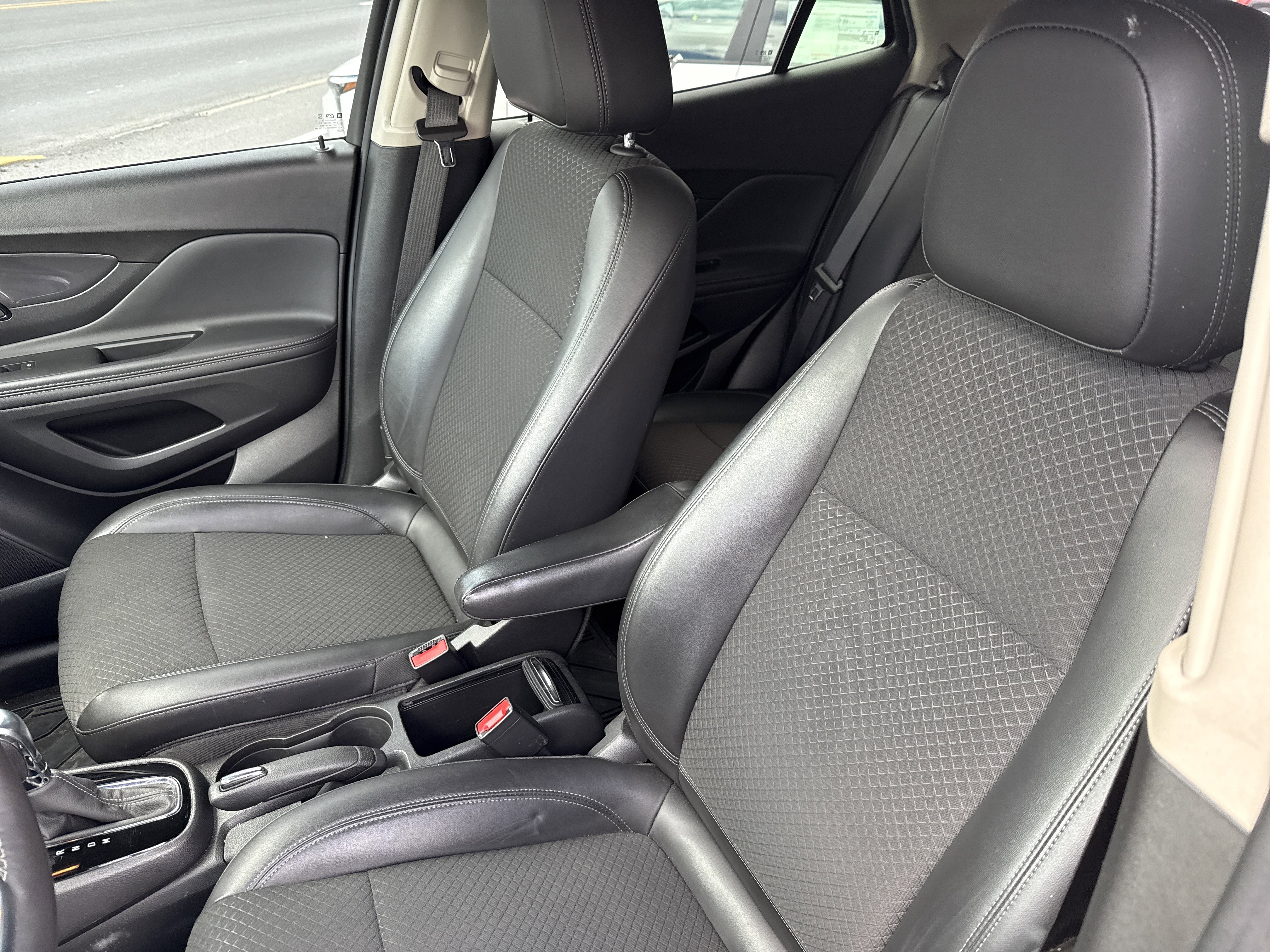 Used 2022 Buick Encore Preferred w/ Safety Package image 14