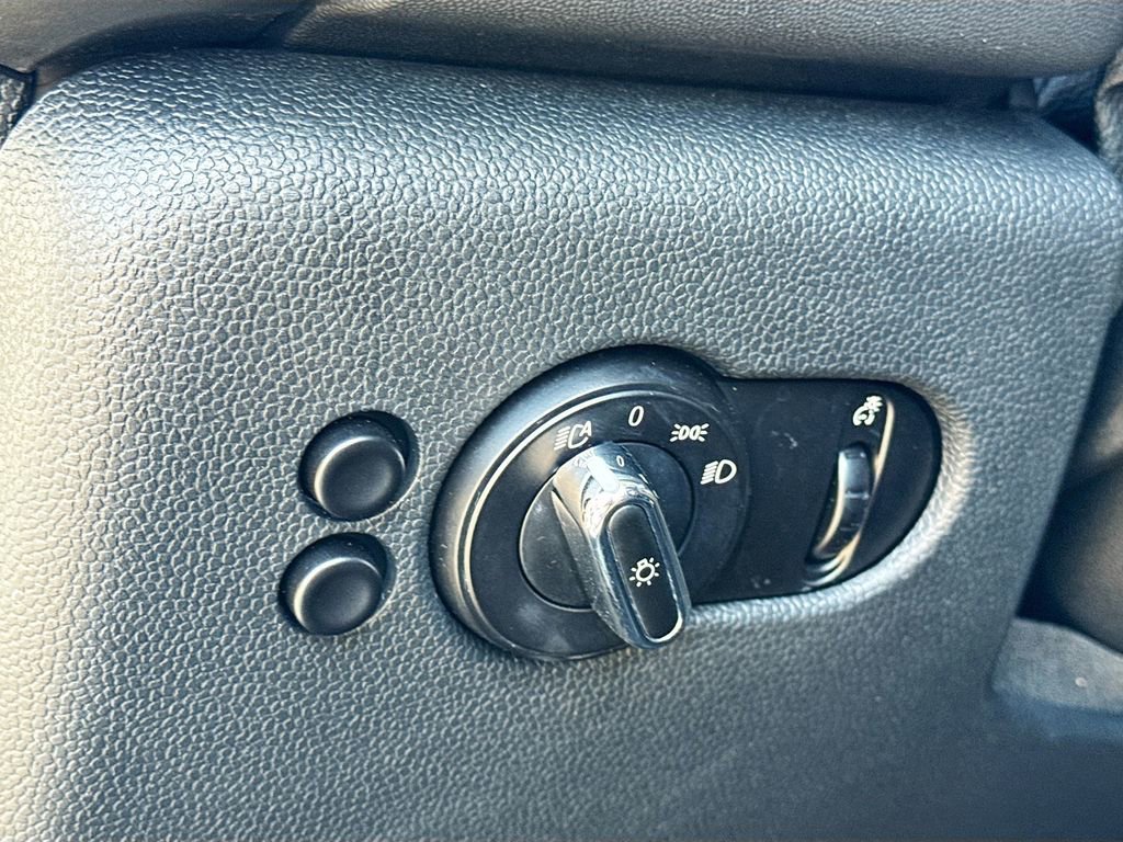 Used 2017 MINI Cooper 2-Door Hardtop FWD image 12