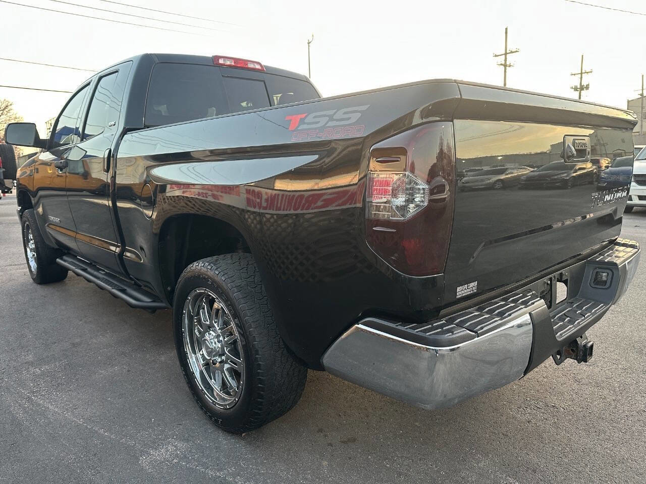 Used 2015 Toyota Tundra SR5 image 4
