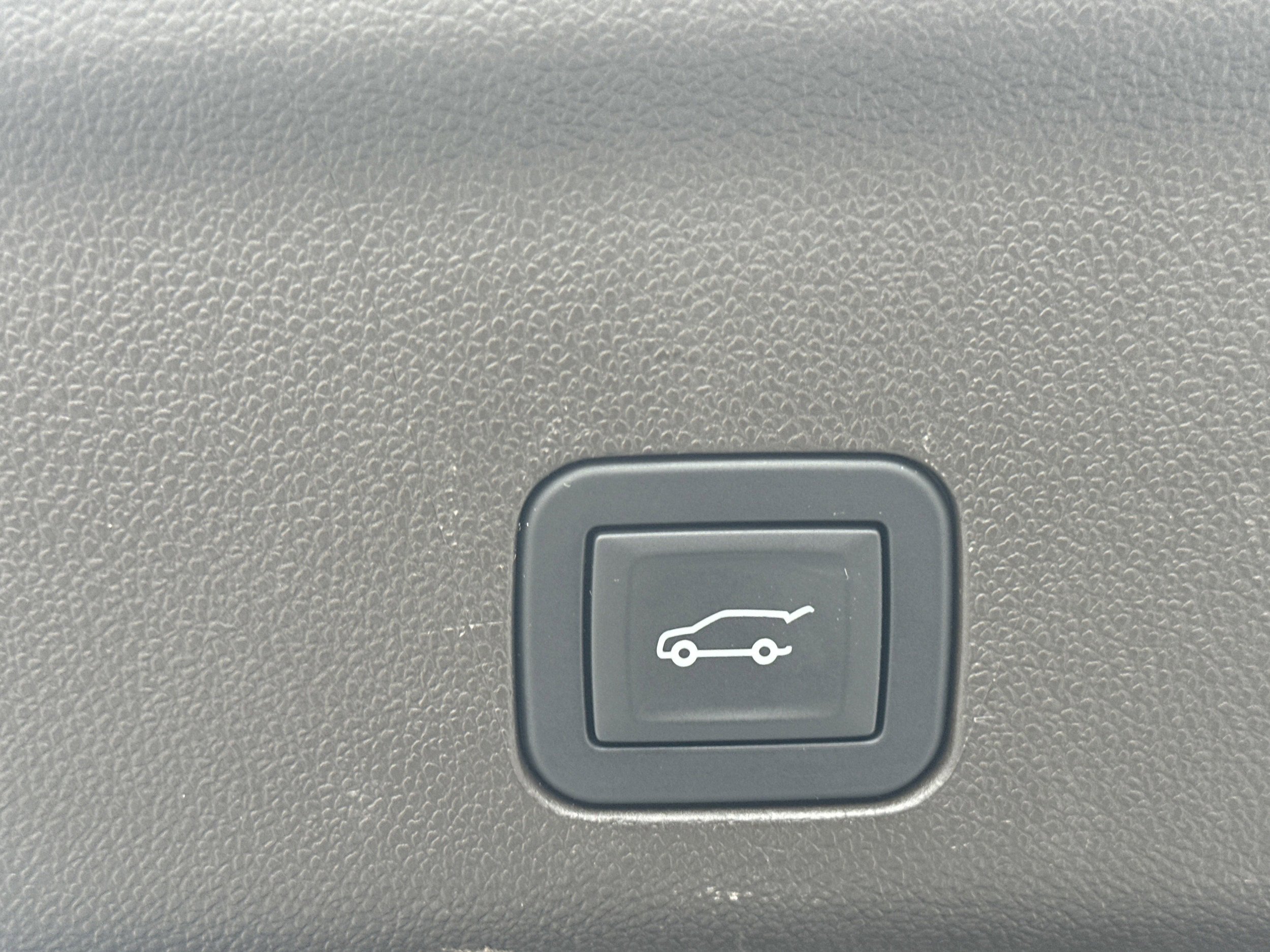 Used 2025 Chevrolet Tahoe LT RWD image 19