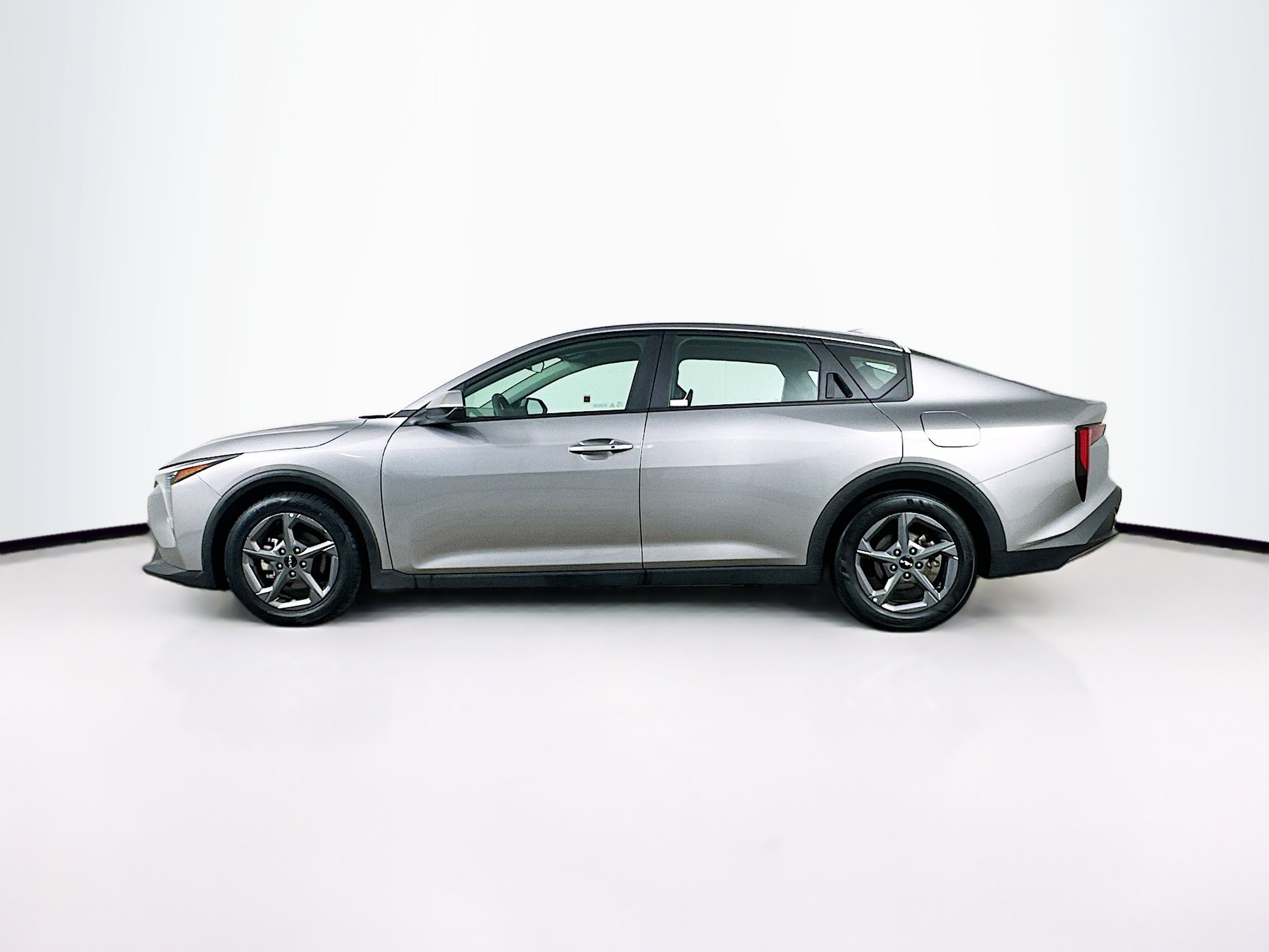 Used 2025 Kia K4 LXS image 4