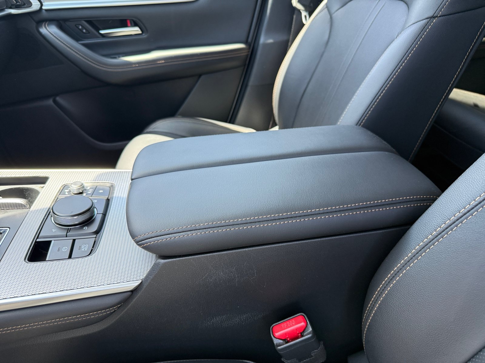 Certified 2024 MAZDA CX-90 Plug-In Hybrid w/ Preferred AWD/4WD image 14
