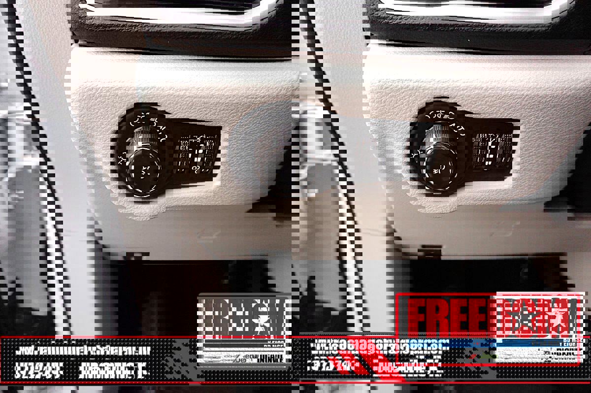 Certified 2024 Chrysler Pacifica Touring-L image 28