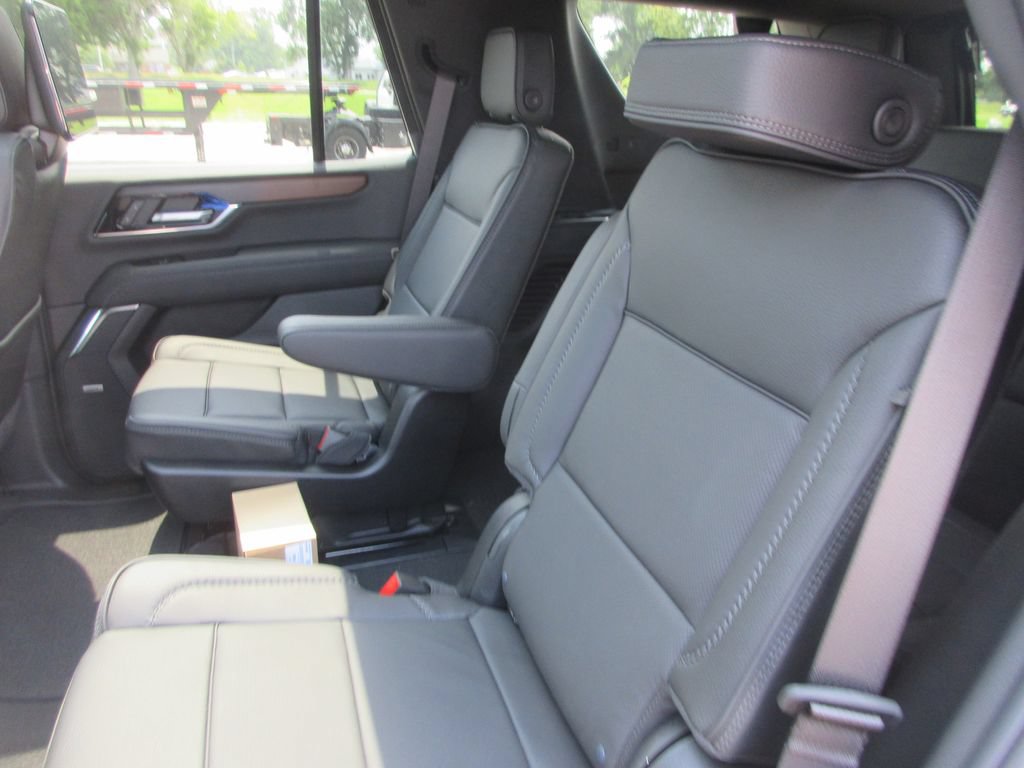 New 2026 GMC Yukon Denali w/ Denali Reserve Package AWD/4WD image 13