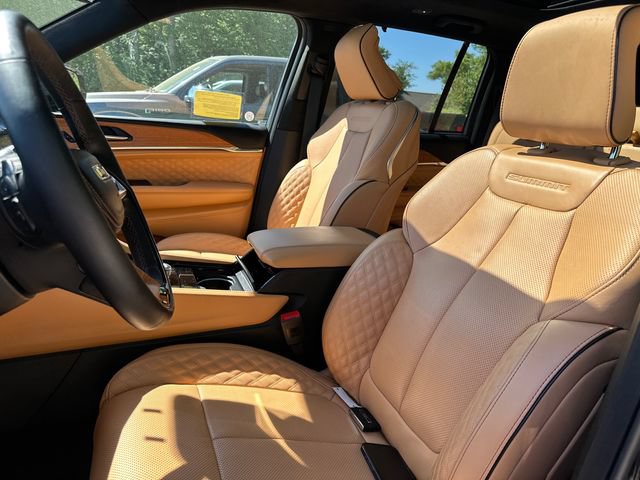Certified 2025 Jeep Grand Cherokee Summit AWD/4WD image 41