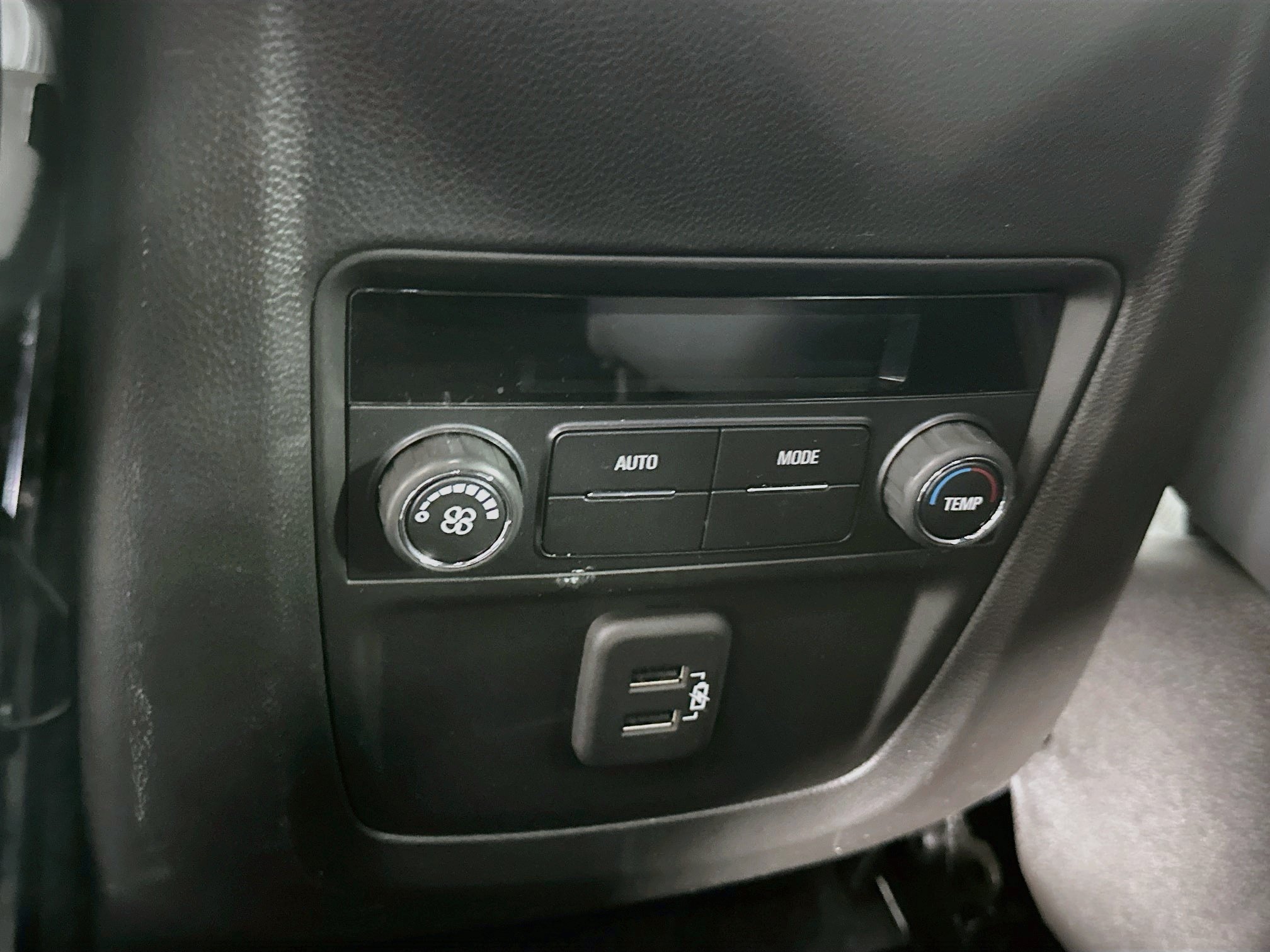 Used 2022 Buick Enclave Essence FWD image 27