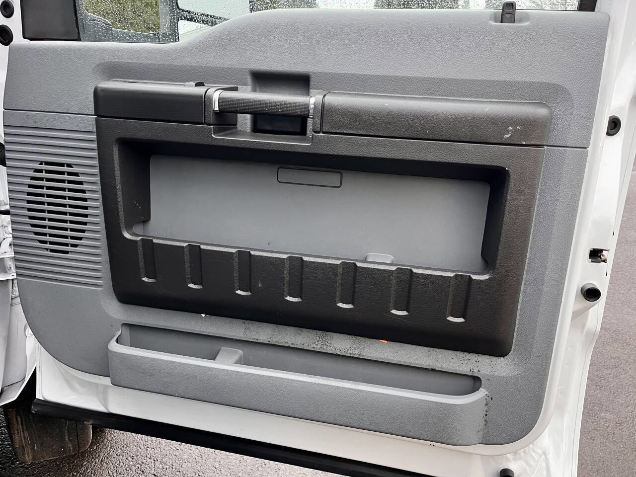 Used 2014 Ford F550 2WD Regular Cab Super Duty image 22