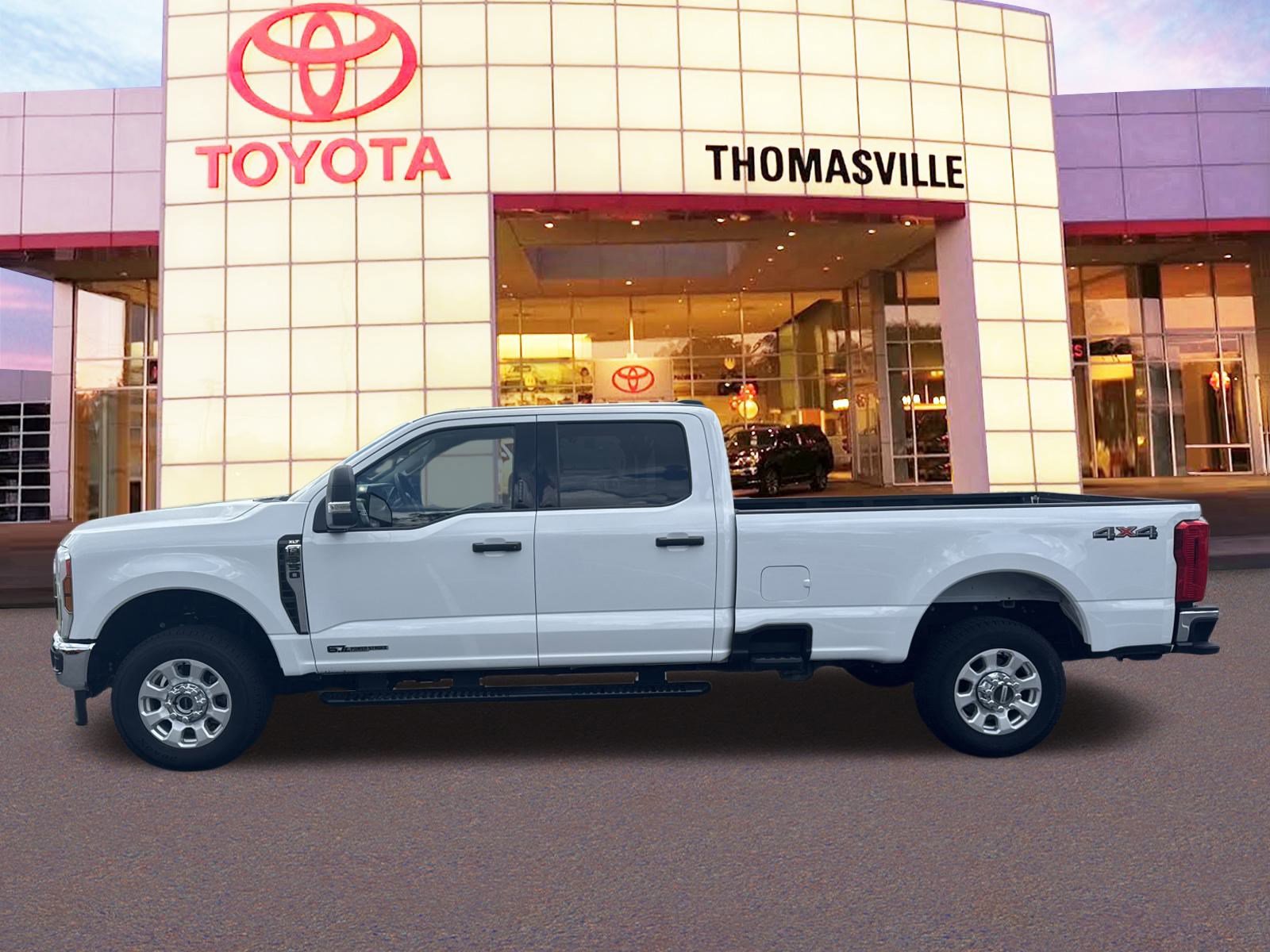 Used 2024 Ford F350 XLT AWD/4WD image 8