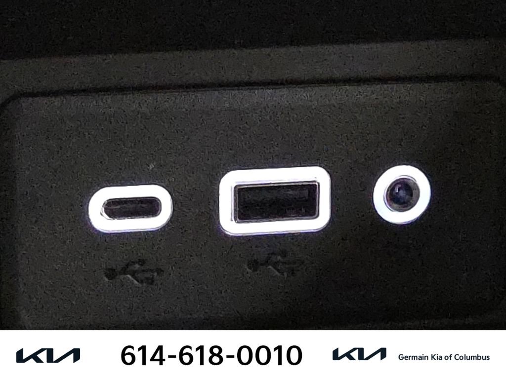 Used 2023 GMC Terrain SLE w/ Driver Convenience Package image 31