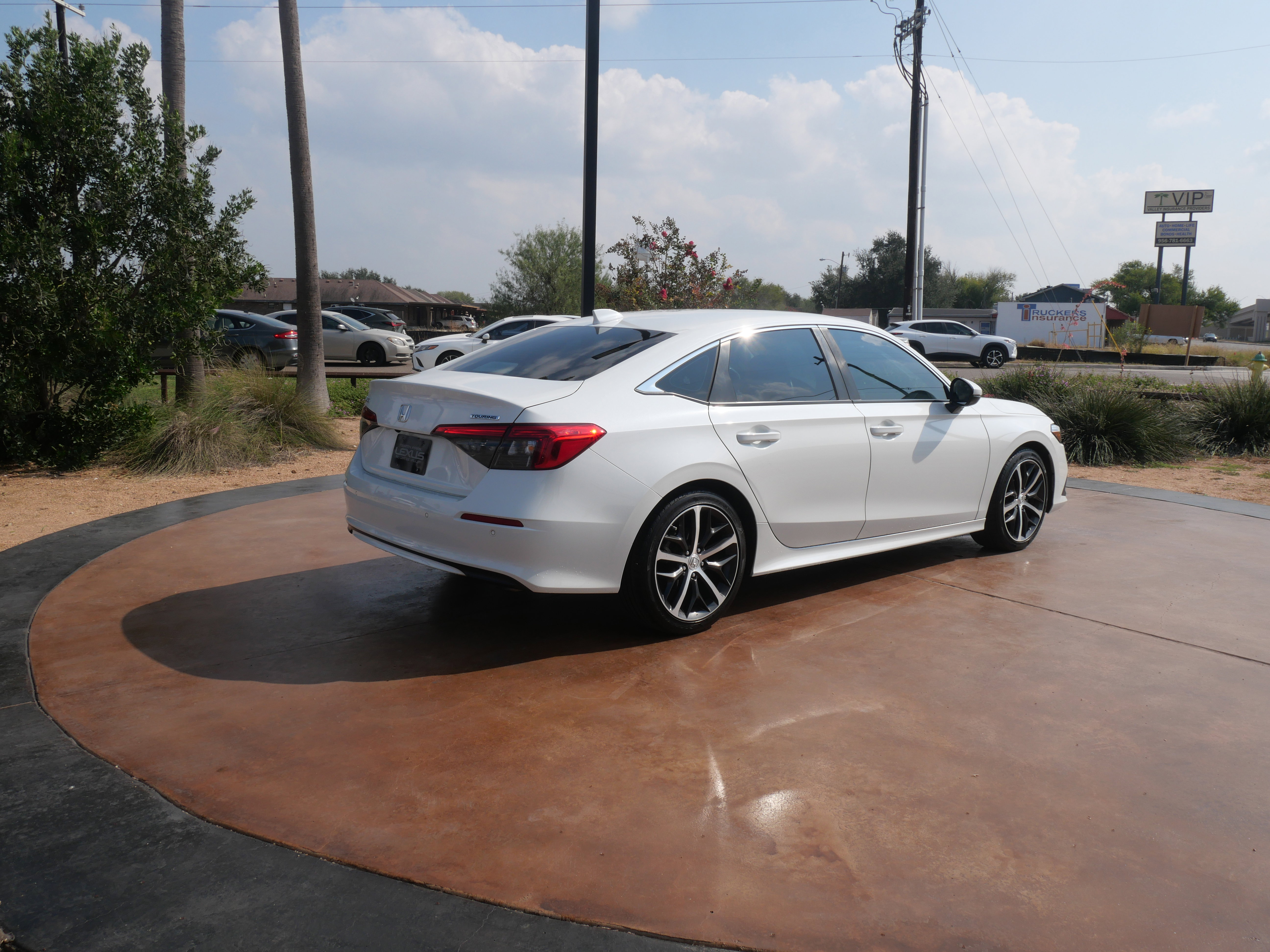 Used 2024 Honda Civic Touring image 2