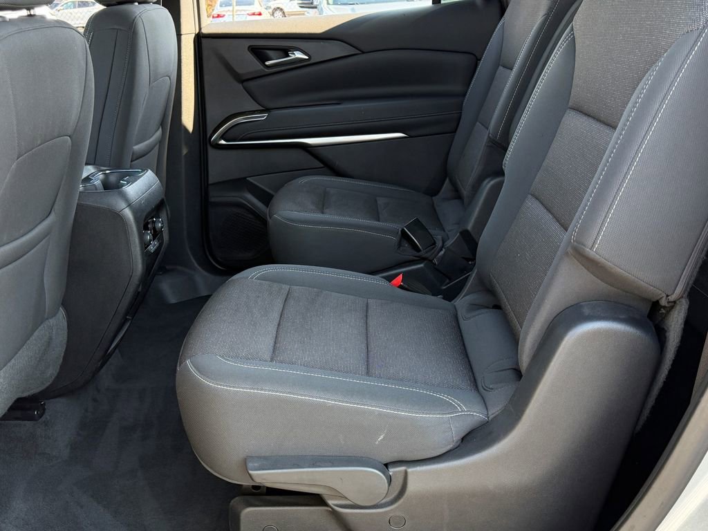 Used 2024 Chevrolet Traverse LT image 16